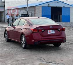 نيسان ألتيما